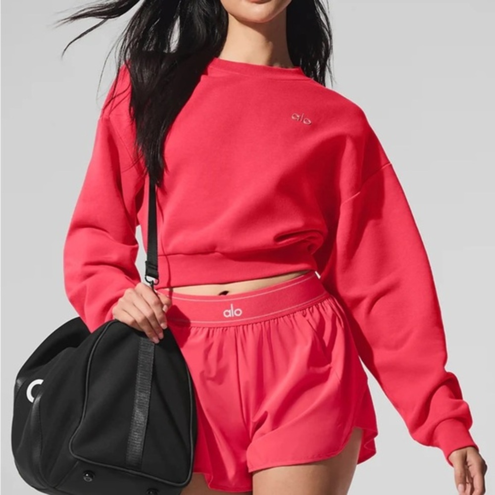 NWT🍓ALO Yoga Cropped Accolade Crewneck Top 🎈